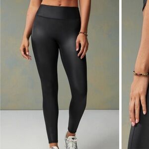 Fabletics Anywhere Motion365+ Shine High-Waisted Legging. Size small